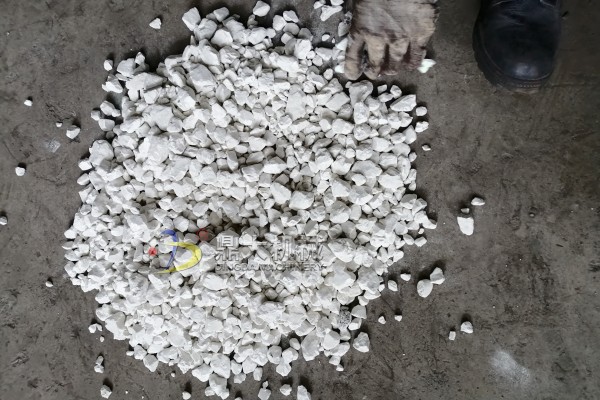 生石灰破碎機試機